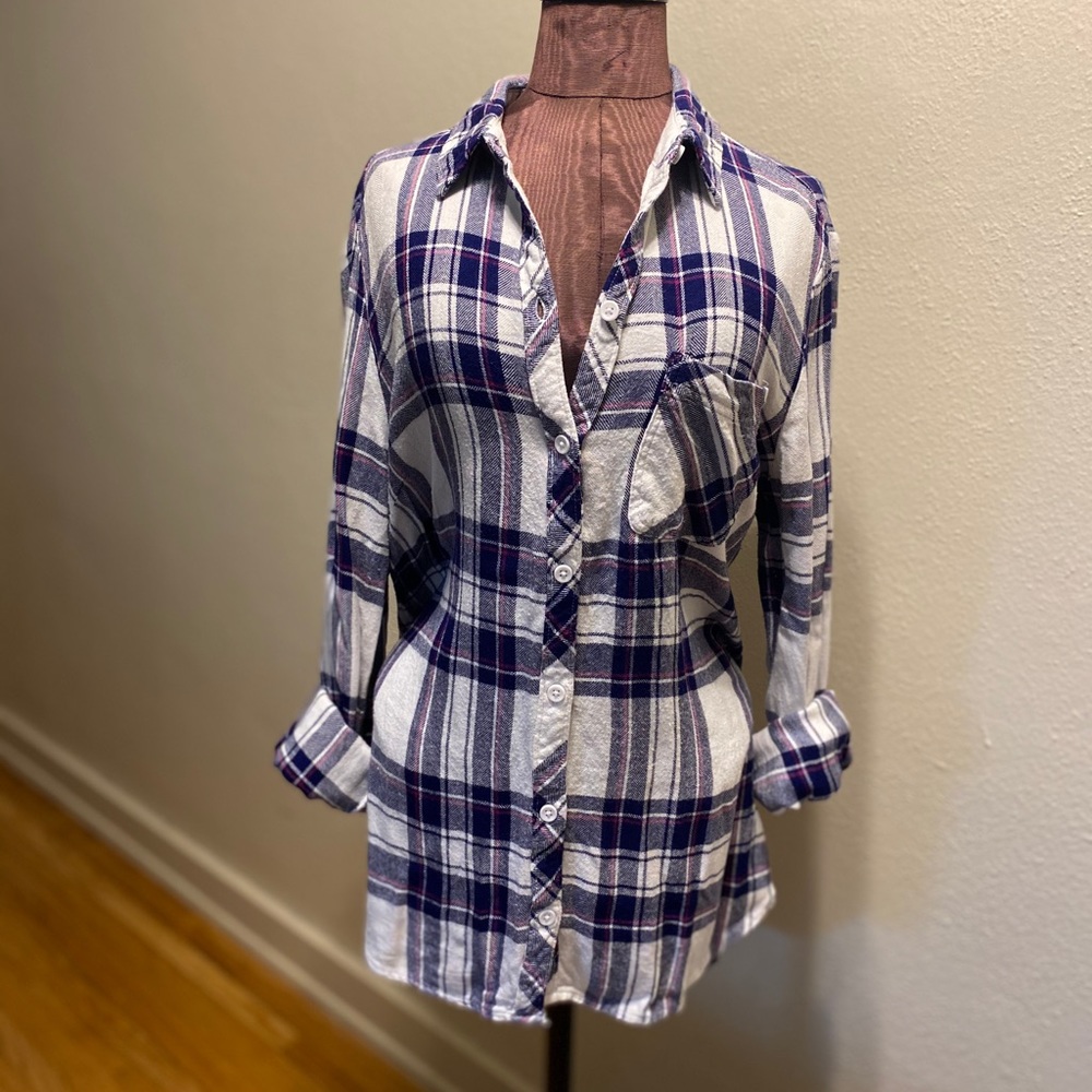 High-low Flannel w/back button detail. Super soft!